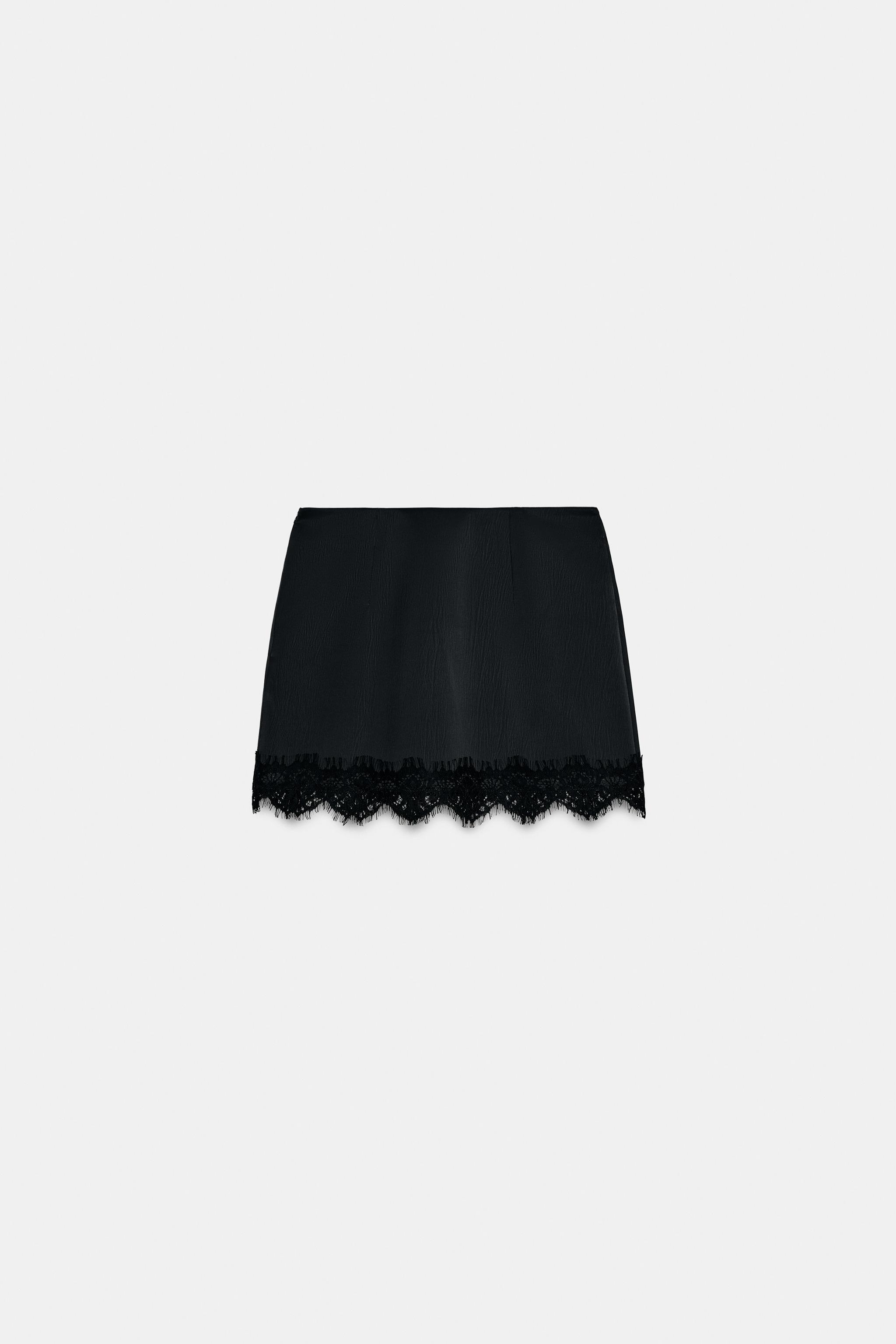 LACE HEM SKORT